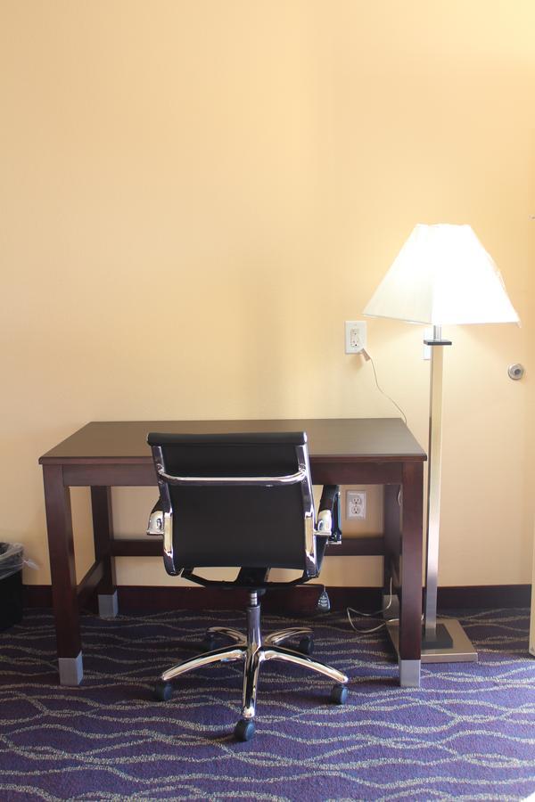 Express Inn And Suites 亨博尔 外观 照片